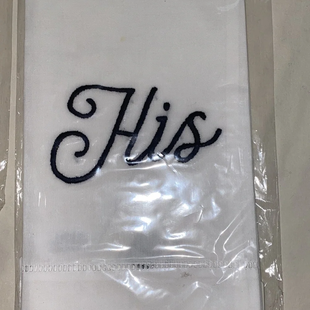 Henry Handwork ‘HIS’ embroidered towel NWT